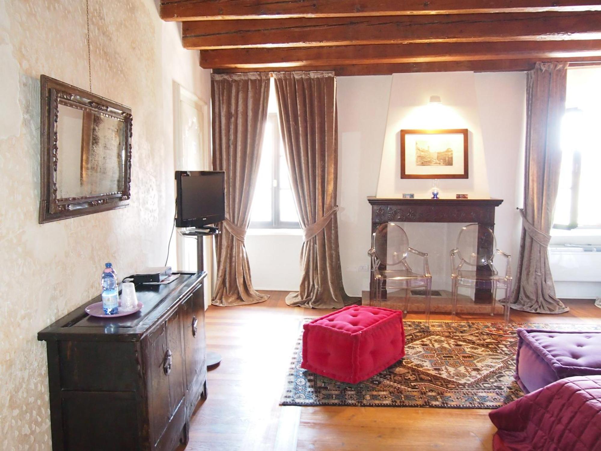 Truly Verona - Delle Erbe Suites חדר תמונה